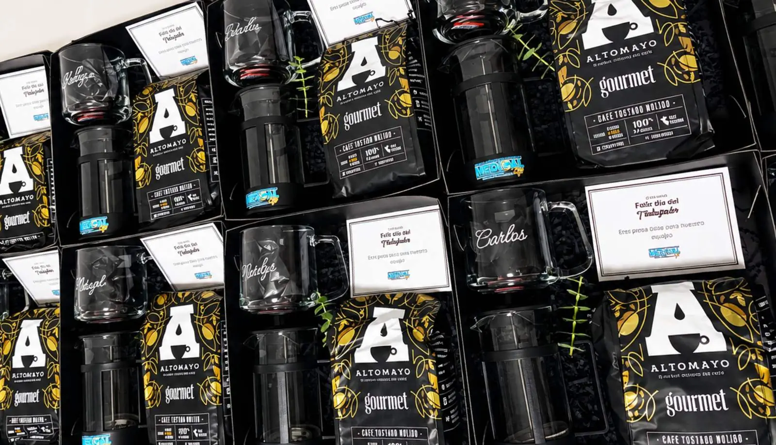 Decenas de boxes corporativos armados y alineados, cada uno con el nombre de su destinatario